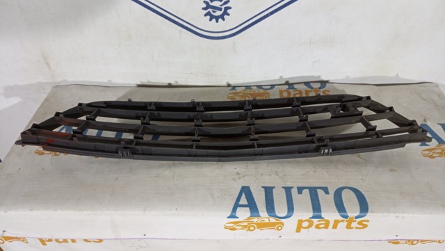 OPEL 13179942 Решетка бампера в наличии Харьков
