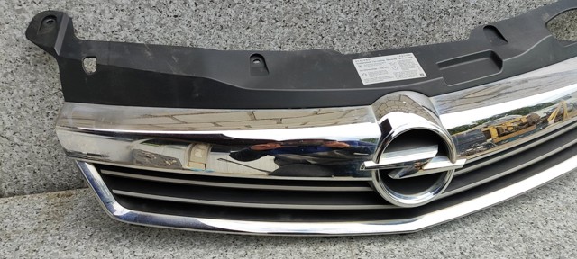 13225775 OPEL Решетка радиатора купить в Киев