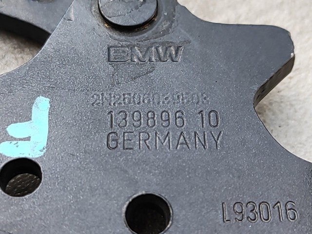 BMW 13989610 Петля капота левая в наличии Ирпень