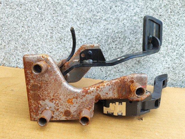180023RA0B NISSAN Педаль газа купить в Черновцы