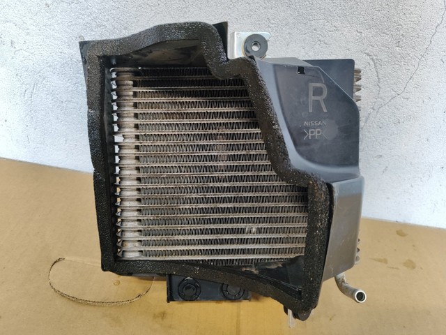 NISSAN 213051KA2A Радиатор масляный (холодильник), под фильтром в наличии Ужгород