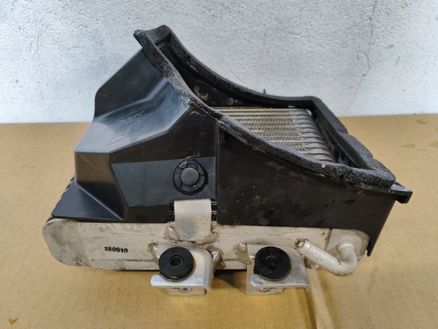 213051KA2A NISSAN Радиатор масляный (холодильник), под фильтром купить в Чернигов
