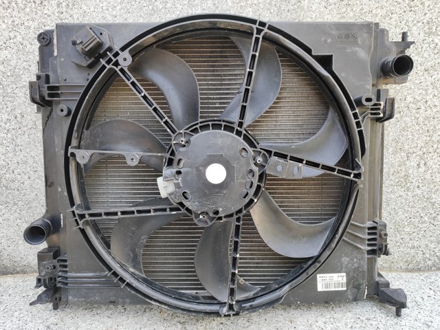 Диффузор радиатора охлаждения в сборе с мотором 214814BE0B NISSAN