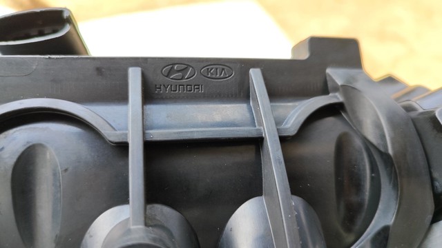 HYUNDAI 283102A690 Коллектор впускной в наличии Днепр