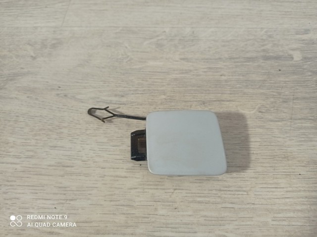 Заглушка бампера буксировочного крюка, передняя правая 2G0807241 VAG