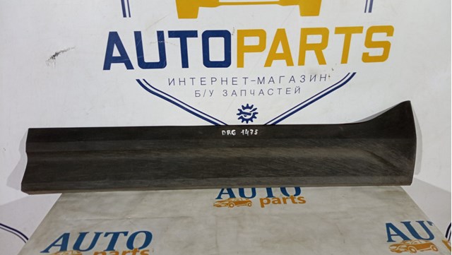 Молдинг передней правой двери, нижний 31448317 VOLVO