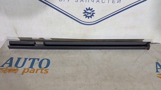 VOLVO 31845556 Уплотнитель стекла двери передней левой внутренний (планка) в наличии Запорожье