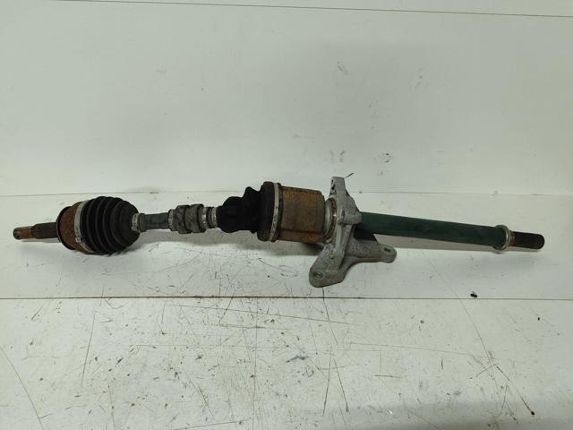 Полуось передняя, правая 391004BE0B NISSAN