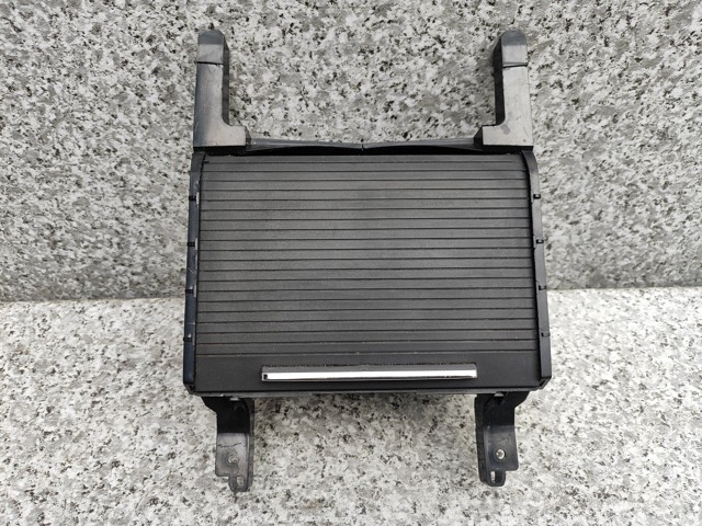 Пепельница центральной консоли 3V0858329 VAG