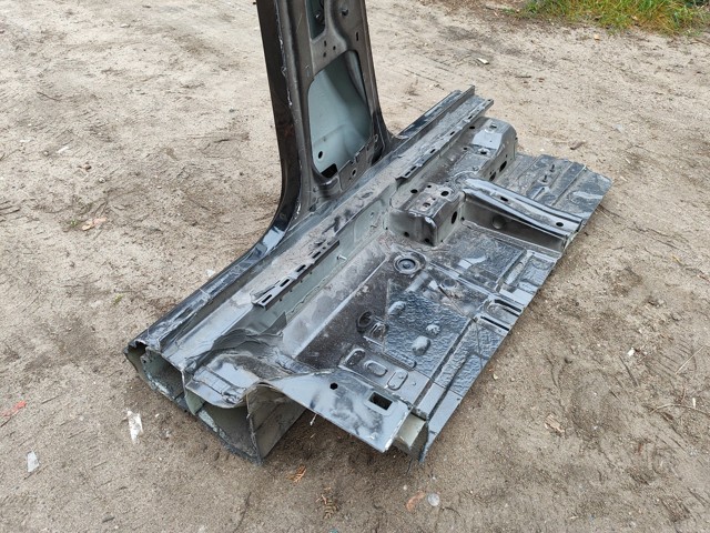 3V5809601C VAG Порог внешний левый купить в Кривой Рог