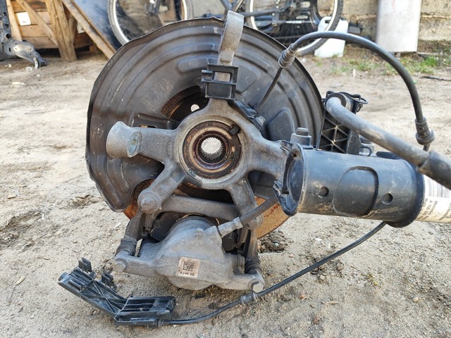 400155DA0A NISSAN Цапфа передняя левая купить в Киев