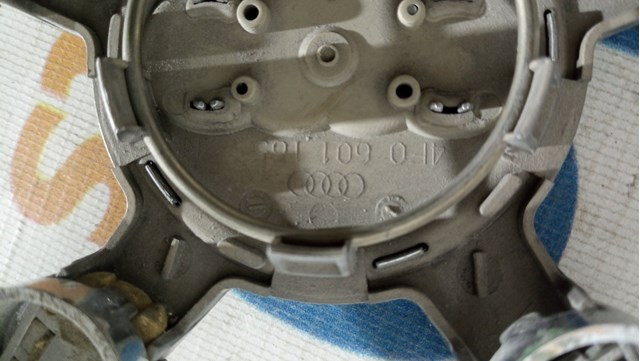 VAG 4F0601165 Колпаки в наличии Украина