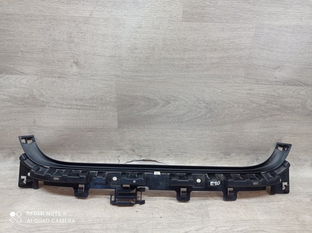 Направляющая заднего бампера 51127058522 BMW