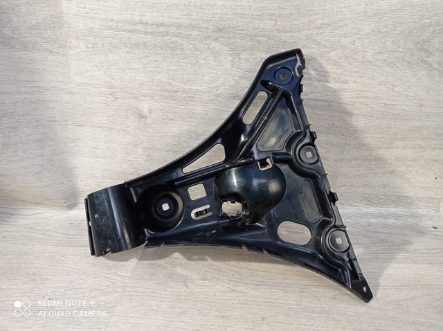 BMW 51127060796 Направляющая заднего бампера правая в наличии Ужгород