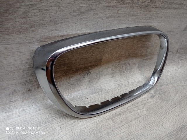 BMW 51137357012 Решетка радиатора правая в наличии Сумы