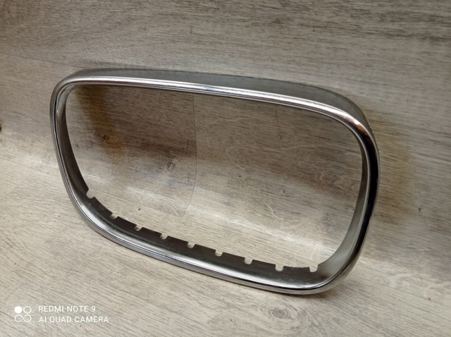51137357012 BMW Решетка радиатора правая купить в Винница