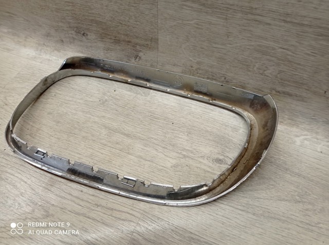 BMW 51137357012 Решетка радиатора правая в наличии Житомир