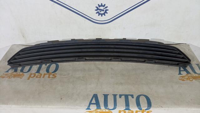 531120D160 TOYOTA Решетка бампера купить в Киев