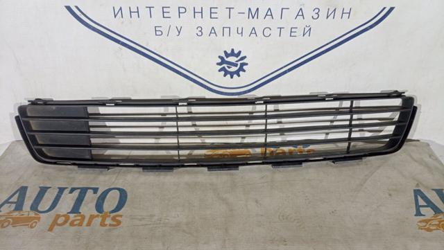Центральная решетка переднего бампера 531120D160 TOYOTA