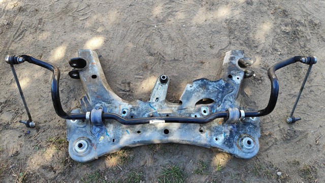 Поперечина передней подвески 544018850R RENAULT