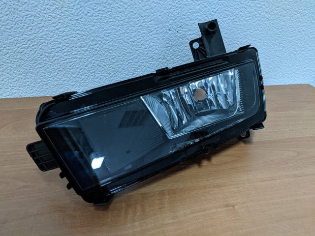 5TA941662A VAG Фара противотуманная правая купить в Львов