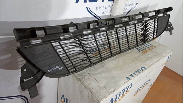 622543994R RENAULT Решетка радиатора купить в Запорожье