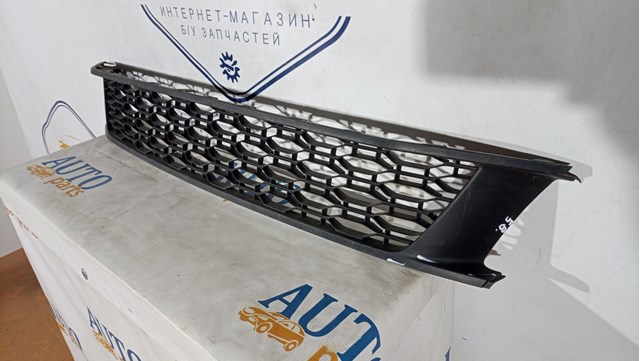 622544275R RENAULT Решетка бампера переднего центральная купить в Ирпень