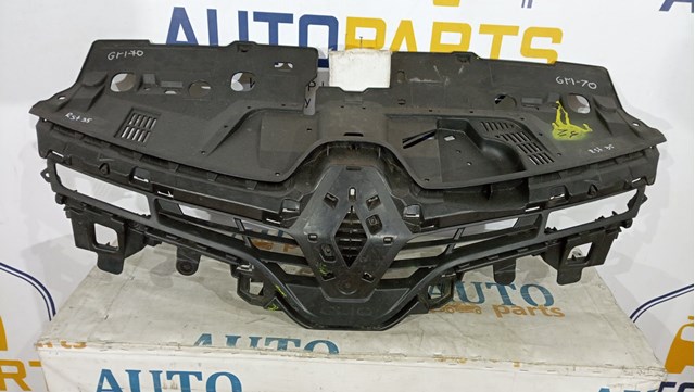 Решетка радиатора 622563184R RENAULT