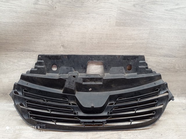 RENAULT 623108673R Решетка радиатора в наличии Чернигов