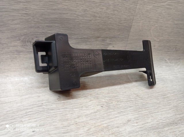 628165104R RENAULT Кронштейн бампера переднего купить в Одесса