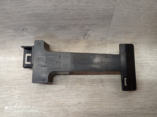 RENAULT 628165104R Кронштейн бампера переднего в наличии Ровно
