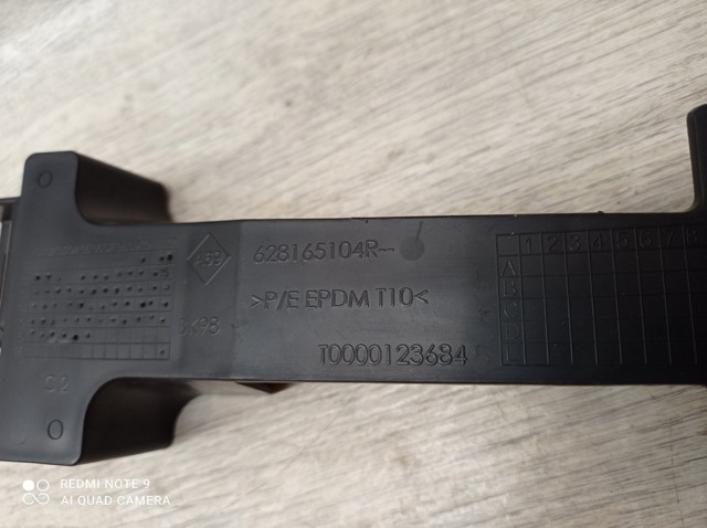 628165104R RENAULT Кронштейн бампера переднего купить в Житомир
