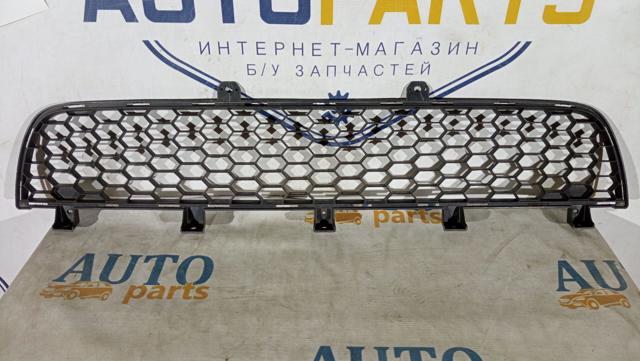 Решетка на бампер 6402A124 MITSUBISHI