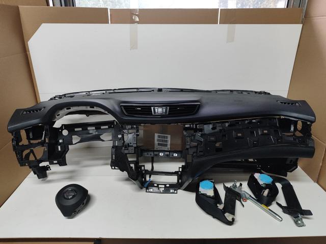 Панель передняя "торпедо" 682004CC0A NISSAN