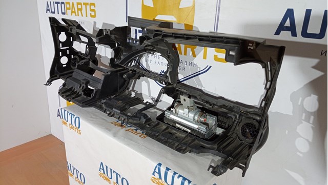 682009U100 NISSAN Панель салона передняя "торпедо", нижняя часть купить в Черкассы
