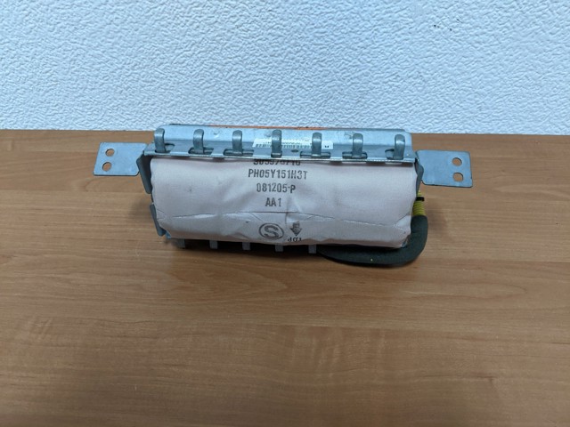 Молдинг (накладка) приборной панели "торпедо", правый 682109U10B NISSAN
