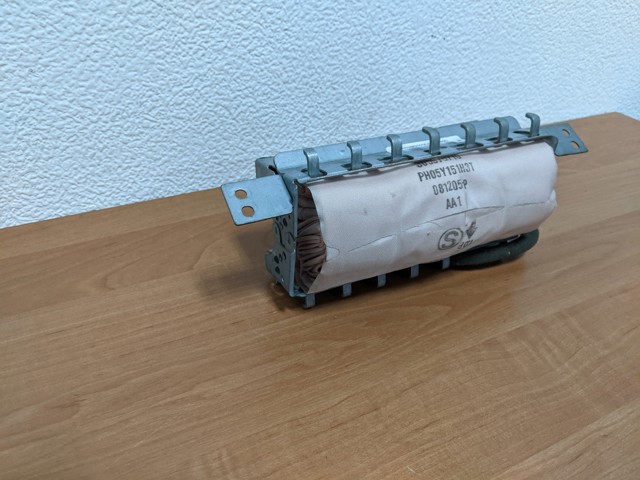 682109U10B NISSAN Молдинг (накладка) приборной панели "торпедо" правый купить в Тернополь