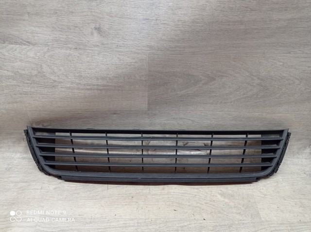 Решетка радиатора 6R0853677E VAG