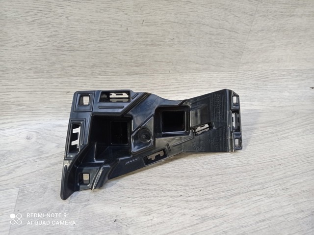 VAG 6V0807724 Кронштейн решетки радиатора в наличии Житомир