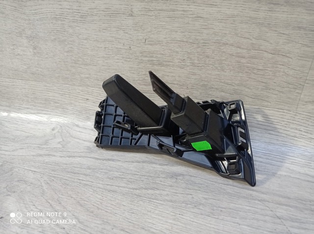 6V0807724 VAG Кронштейн решетки радиатора купить в Сумы