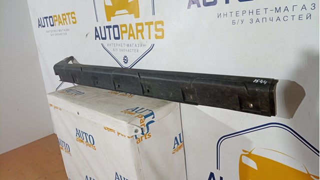 RENAULT 764268752R Накладка (молдинг) порога наружная правая в наличии Ирпень