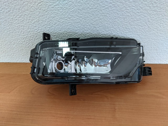 Туманка правая 7C0941662A VAG