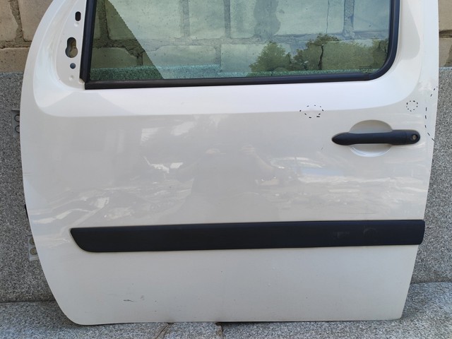 RENAULT 801015880R Дверь передняя левая в наличии Черкассы