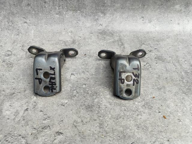 Петля двери передней 80400JN00A NISSAN