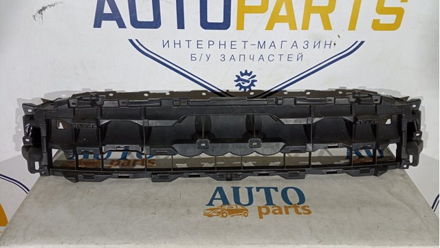 Кронштейн решетки радиатора 81A853037D VAG