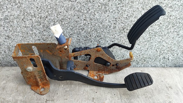 Педали газа 8200436878 RENAULT