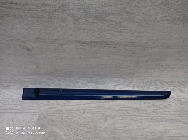Молдинг задней левой двери 828719U000 NISSAN