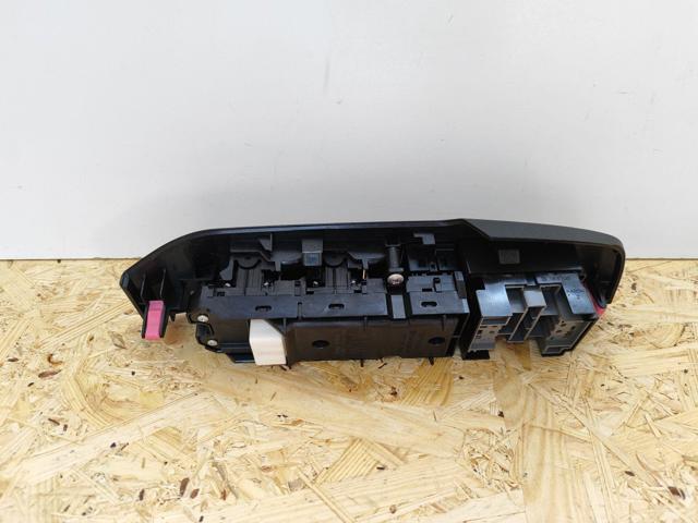 TOYOTA 8404078030 Кнопочный блок управления стеклоподъемником передний левый в наличии Львов
