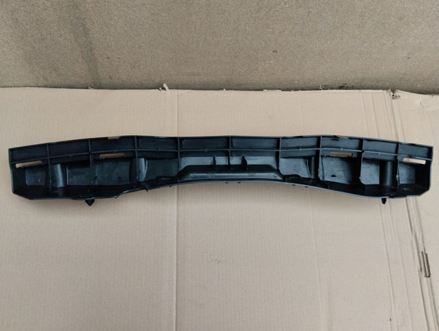 RENAULT 850420002R Кронштейн бампера заднего центральный в наличии Винница
