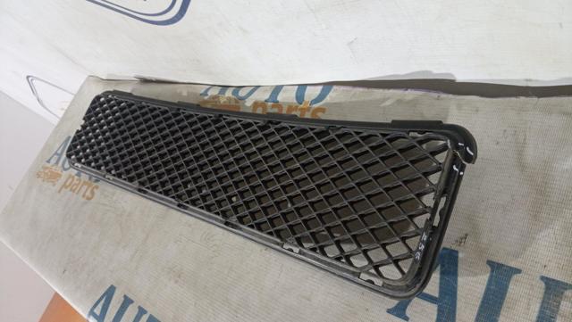 HYUNDAI 865612E000 Решетка бампера в наличии Павлоград